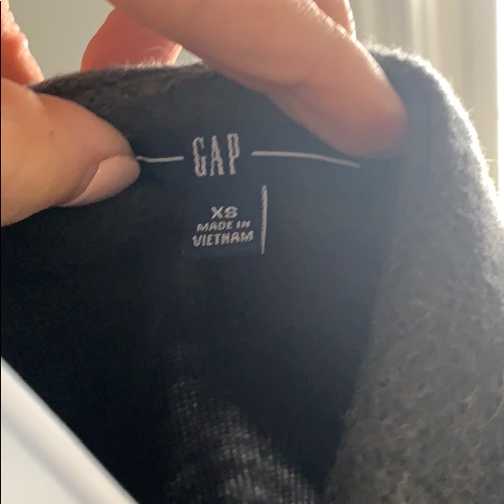 Gap - Picture 4 of 5